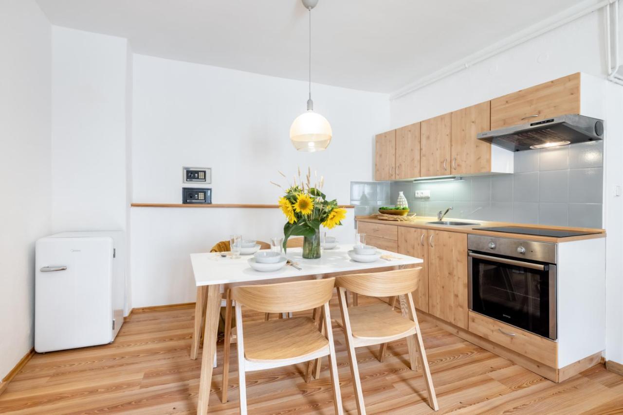 Wine & Bike City Tower Apartments ズノイモ エクステリア 写真