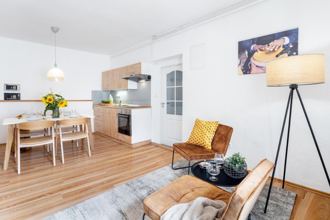 Wine & Bike City Tower Apartments ズノイモ エクステリア 写真